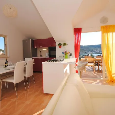 Daire Ferienwohnung Mit Zwei Terrassen Vinišće