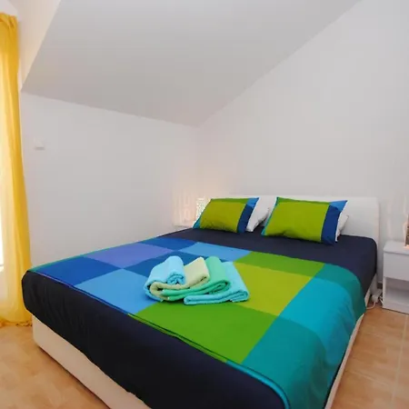 Ferienwohnung Mit Zwei Terrassen Vinišće
